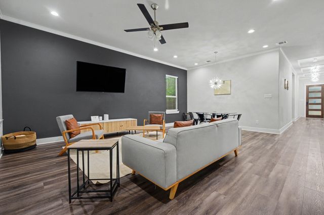 1435 Strickland Street, Dallas, TX 75216