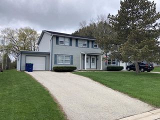 213 Summit DRIVE #215, Fredonia, WI 53021