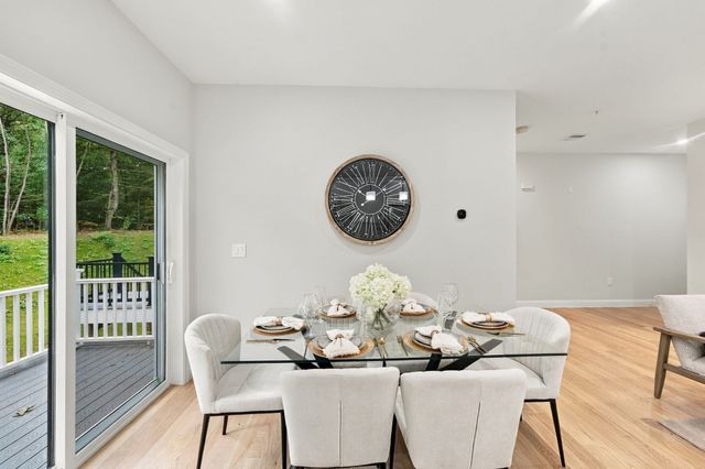 41 Homeward Avenue B, Uxbridge, MA 01569