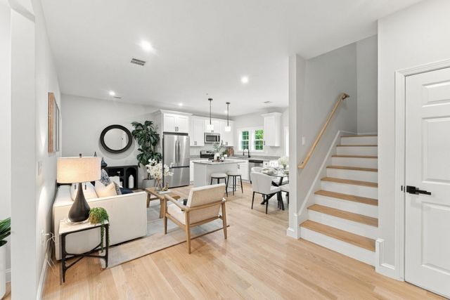41 Homeward Avenue B, Uxbridge, MA 01569