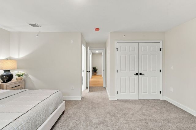 41 Homeward Avenue B, Uxbridge, MA 01569