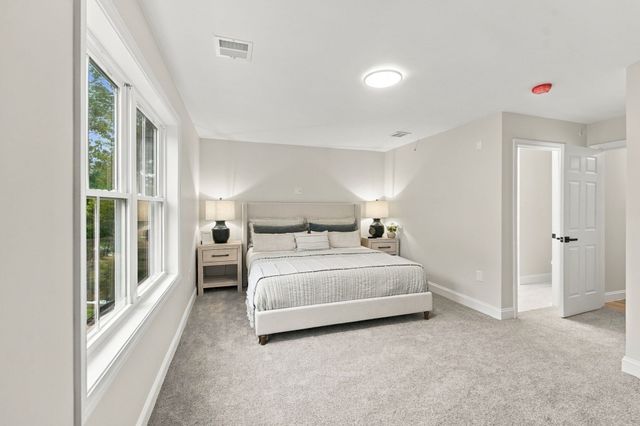 41 Homeward Avenue B, Uxbridge, MA 01569
