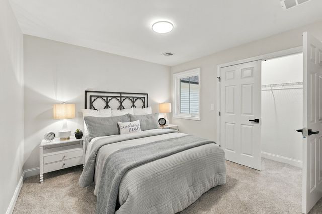 41 Homeward Avenue B, Uxbridge, MA 01569