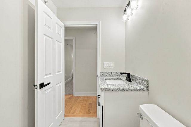 41 Homeward Avenue B, Uxbridge, MA 01569