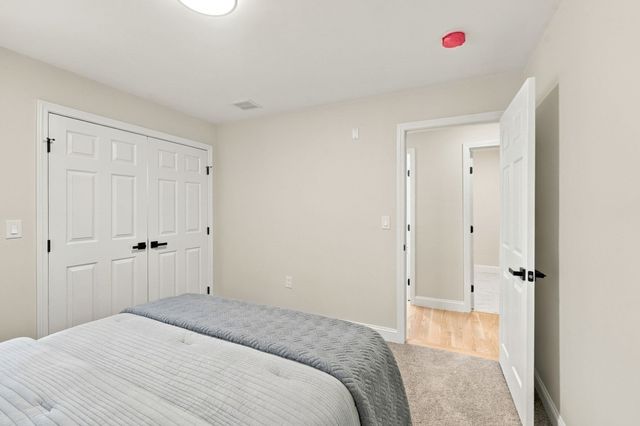 41 Homeward Avenue B, Uxbridge, MA 01569