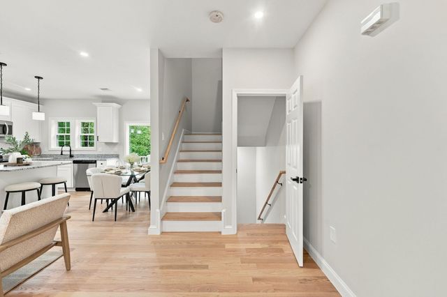 41 Homeward Avenue B, Uxbridge, MA 01569