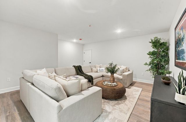 41 Homeward Avenue B, Uxbridge, MA 01569