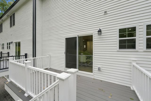 41 Homeward Avenue B, Uxbridge, MA 01569