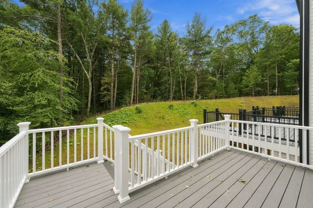 41 Homeward Avenue B, Uxbridge, MA 01569
