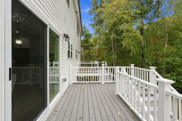 41 Homeward Avenue B, Uxbridge, MA 01569
