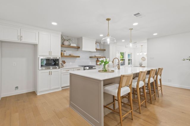 2324 Materhorn Drive, Dallas, TX 75228