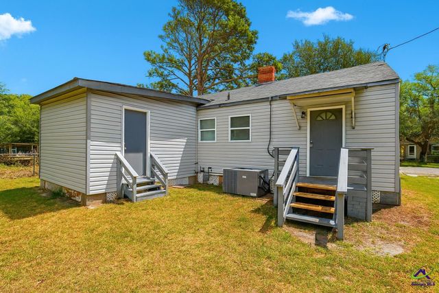 311 Arnold Blvd, Warner Robins, GA 31093