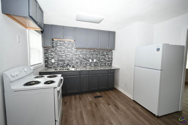 311 Arnold Blvd, Warner Robins, GA 31093