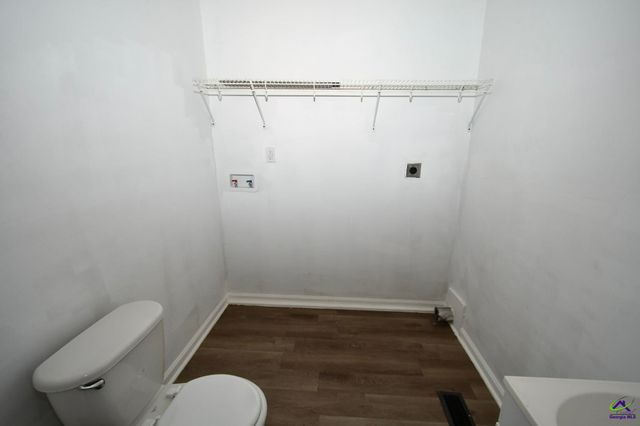 311 Arnold Blvd, Warner Robins, GA 31093