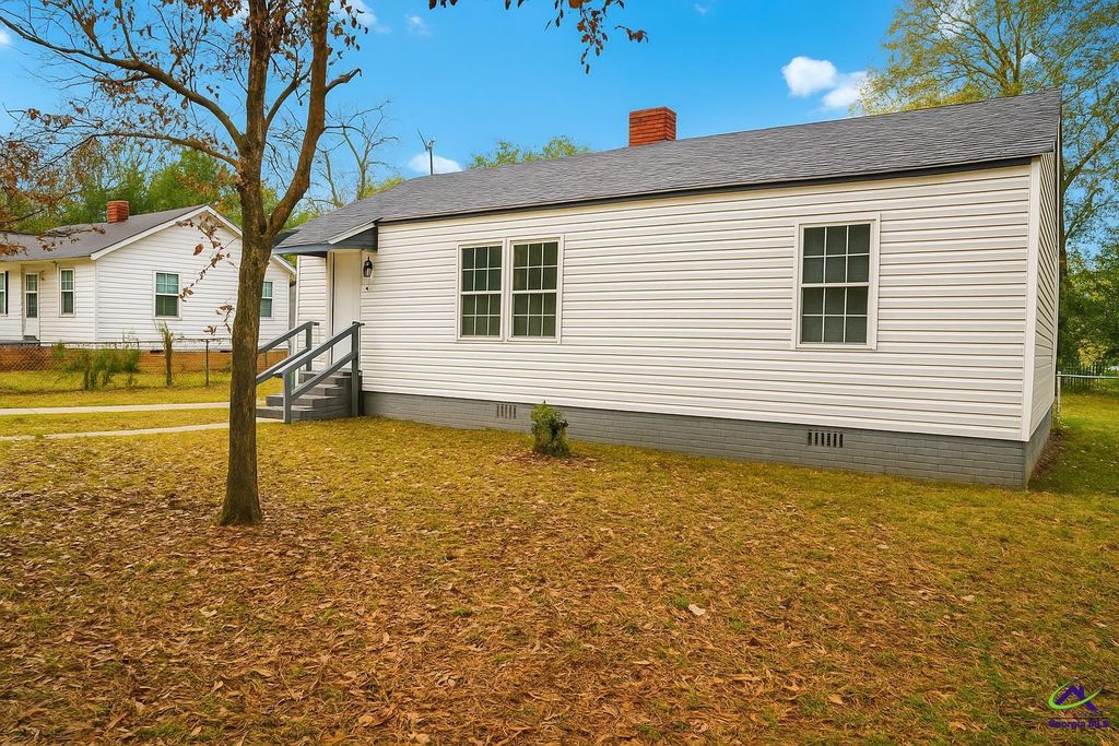 311 Arnold Blvd, Warner Robins, GA 31093