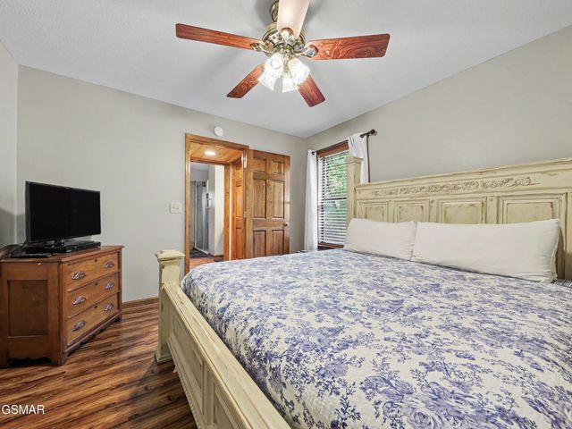 318 Greenwood Way, Pigeon Forge, TN 37863