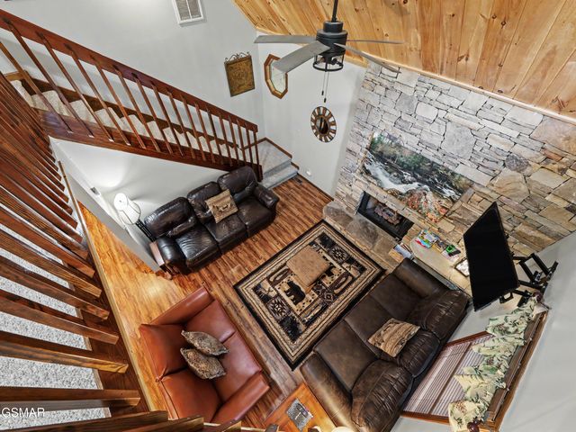 318 Greenwood Way, Pigeon Forge, TN 37863