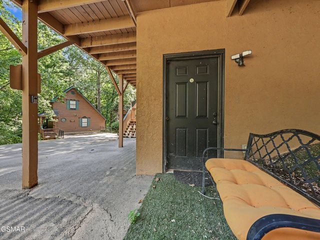 318 Greenwood Way, Pigeon Forge, TN 37863