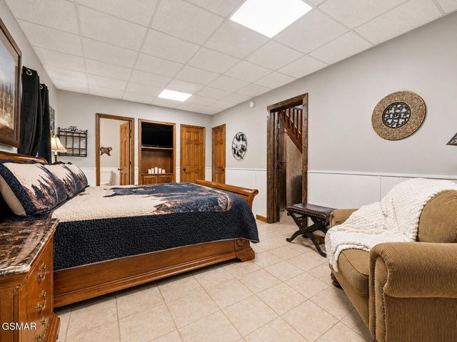 318 Greenwood Way, Pigeon Forge, TN 37863
