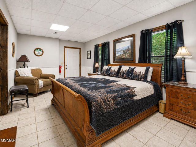 318 Greenwood Way, Pigeon Forge, TN 37863