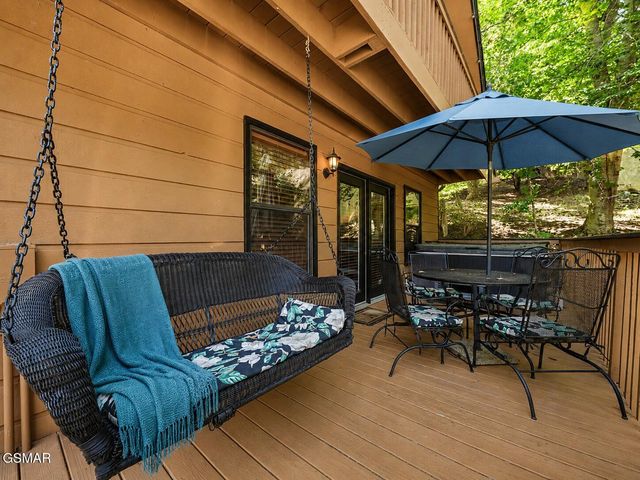 318 Greenwood Way, Pigeon Forge, TN 37863