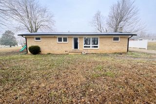 297 Bold Springs Rd, Mc Ewen, TN 37101