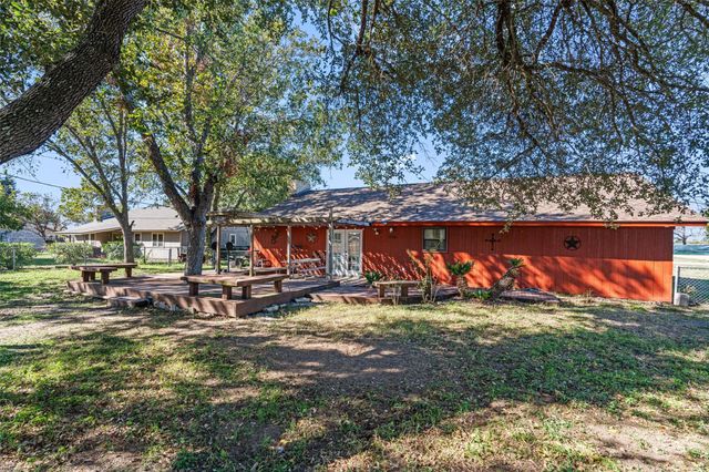 106 Frederick LN, Thorndale, TX 76577