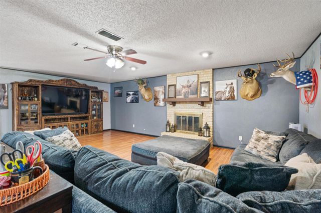 106 Frederick LN, Thorndale, TX 76577