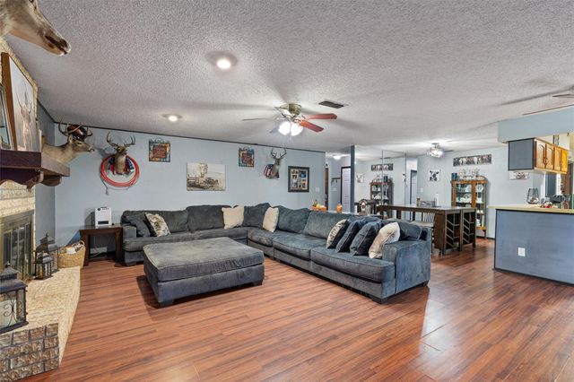 106 Frederick LN, Thorndale, TX 76577