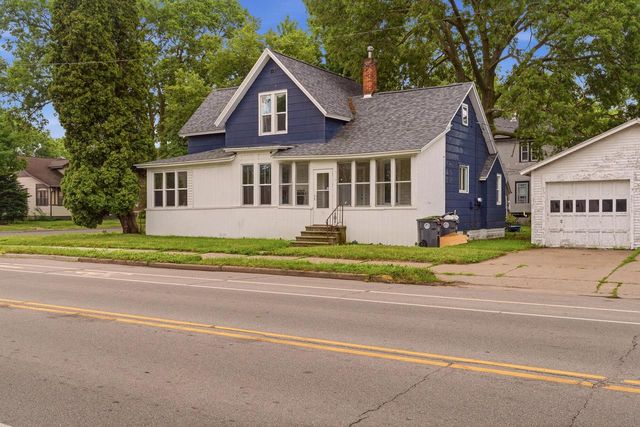 1002 8th STREET S, La Crosse, WI 54601