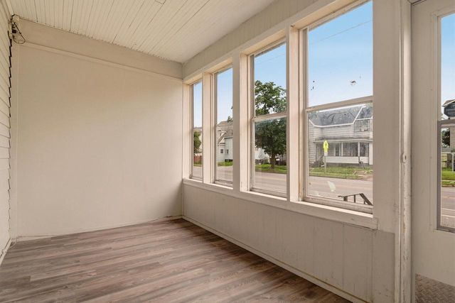 1002 8th STREET S, La Crosse, WI 54601