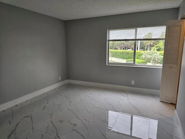 4995 Sable Pine Circle B2, West Palm Beach, FL 33417