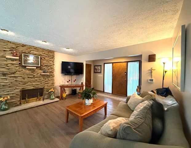 2432 Kopka Court, Bay City, MI 48708