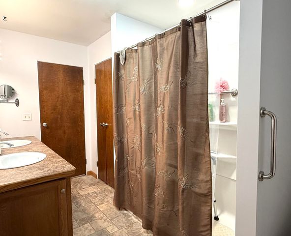 2432 Kopka Court, Bay City, MI 48708
