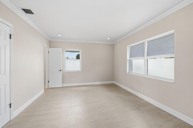 2000 NE 17TH Court 1-2, Fort Lauderdale, FL 33305