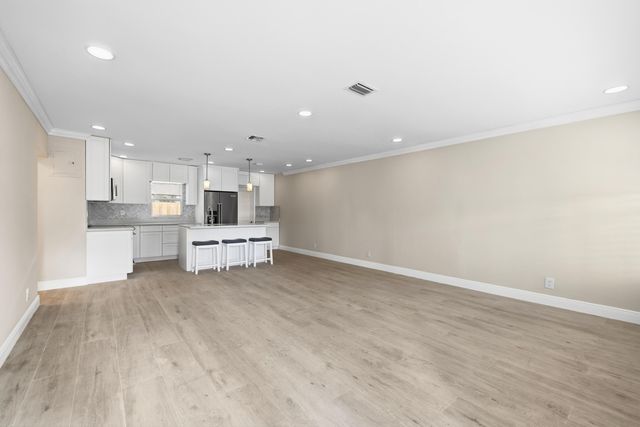 2000 NE 17TH Court 1-2, Fort Lauderdale, FL 33305