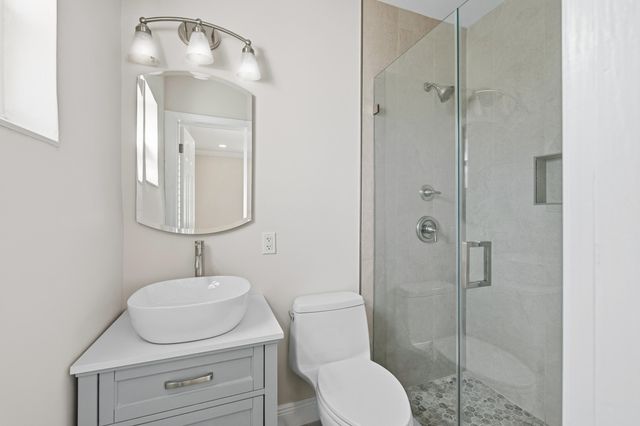 2000 NE 17TH Court 1-2, Fort Lauderdale, FL 33305