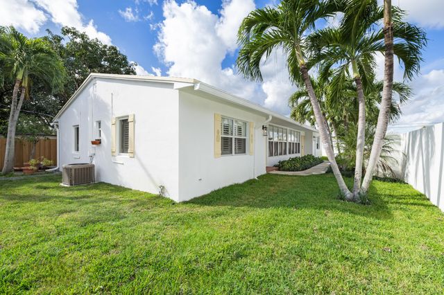 2000 NE 17TH Court 1-2, Fort Lauderdale, FL 33305
