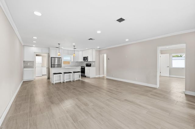 2000 NE 17TH Court 1-2, Fort Lauderdale, FL 33305