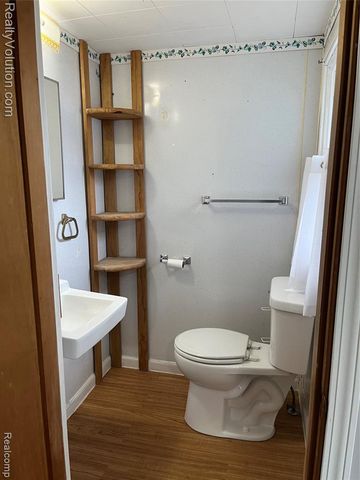 4723 4th Street, Columbiaville, MI 48421