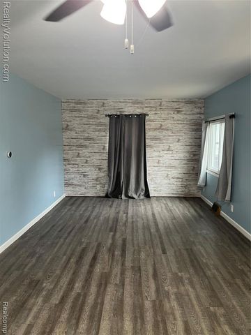 4723 4th Street, Columbiaville, MI 48421