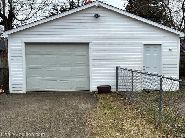 4723 4th Street, Columbiaville, MI 48421