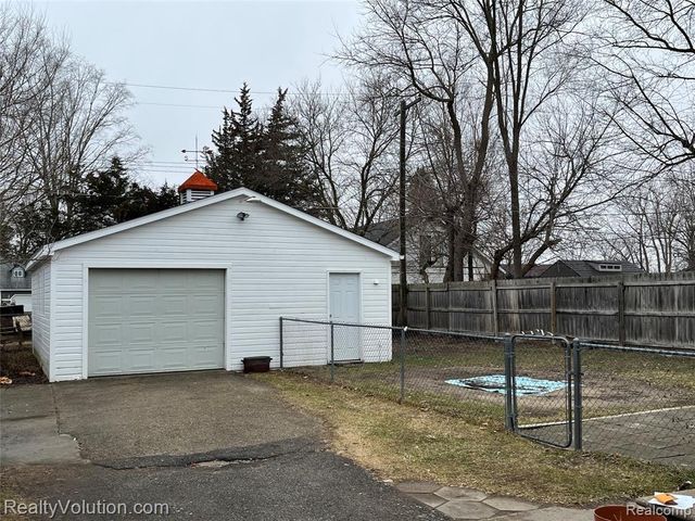 4723 4th Street, Columbiaville, MI 48421