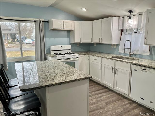 4723 4th Street, Columbiaville, MI 48421