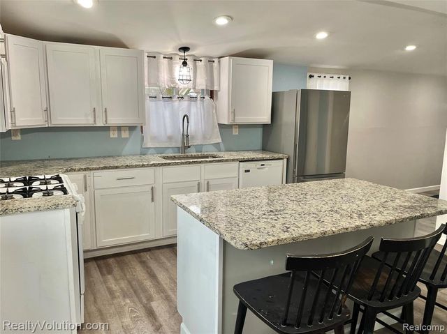 4723 4th Street, Columbiaville, MI 48421