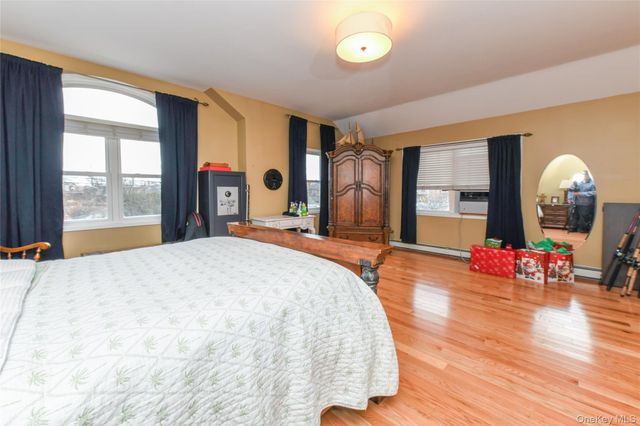 2688 Rosebud Avenue, Merrick, NY 11566