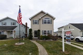 2688 Rosebud Avenue, Merrick, NY 11566