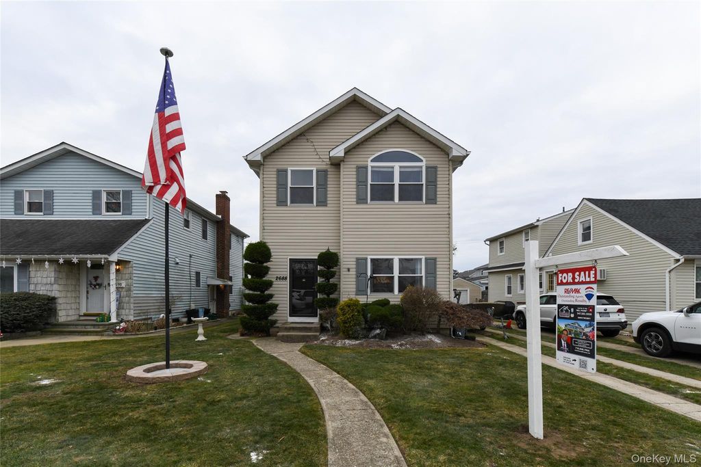 2688 Rosebud Avenue, Merrick, NY 11566