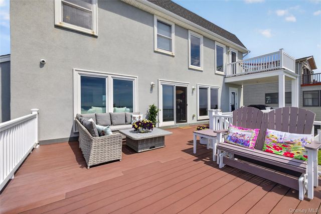 30 Milton Road, Babylon, NY 11702