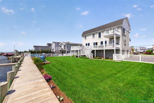 30 Milton Road, Babylon, NY 11702